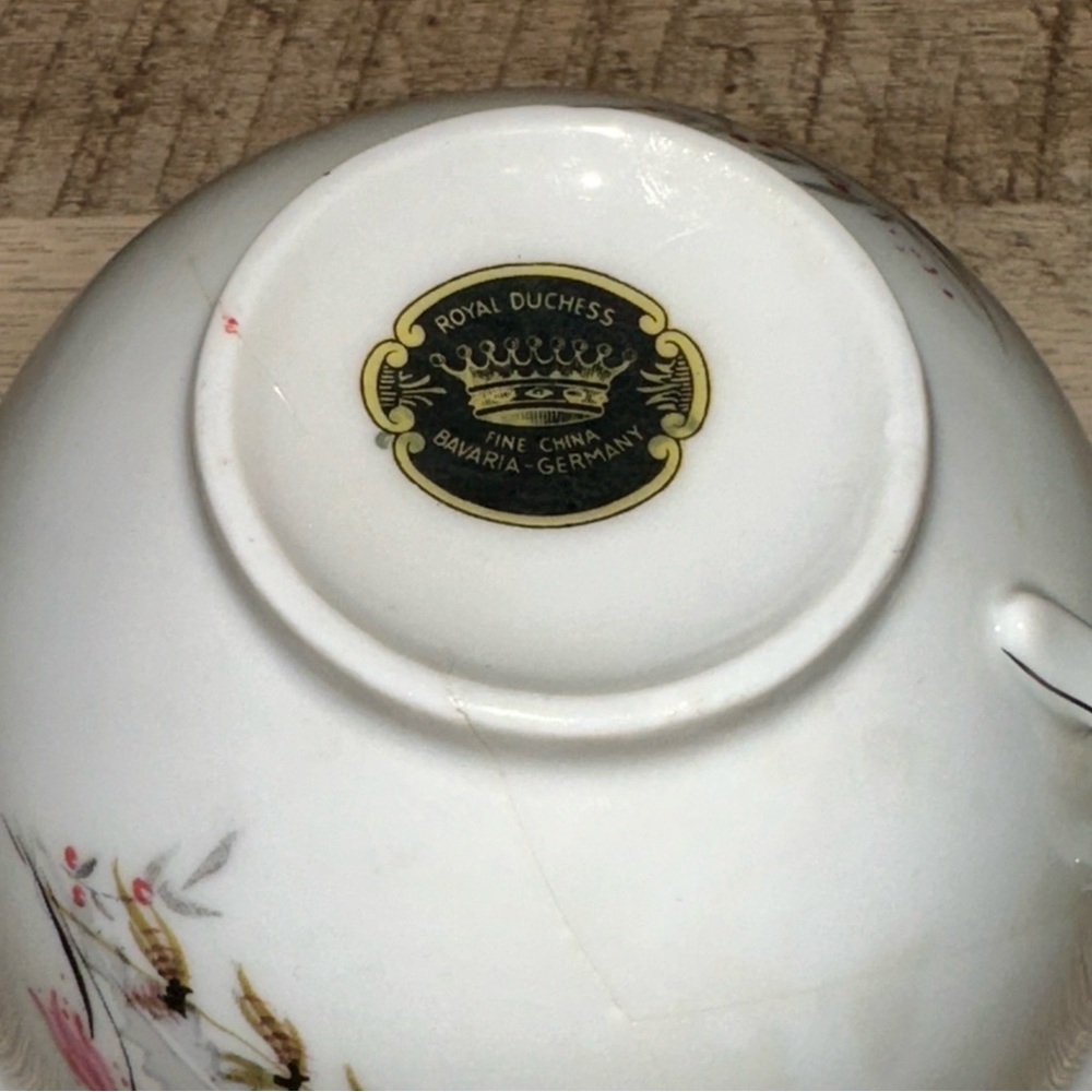 ***SOLD*** Royal Duchess Bavaria Germany hand-painted teacup broken and repaired - Picture 8 of 8